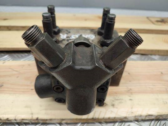 John Deere 6135R (AL205562) hydraulic valve Hydraulika