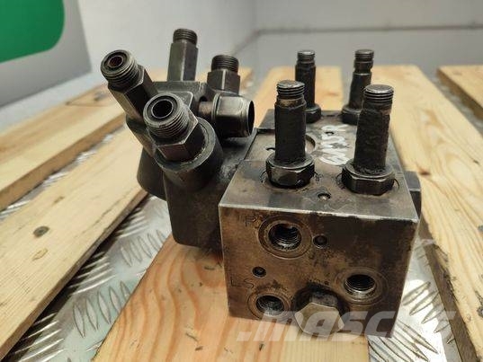 John Deere 6135R (AL205562) hydraulic valve Hydraulika