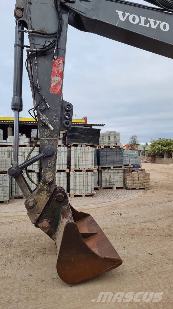 Volvo EC 210 B LC Верижен екскаватор