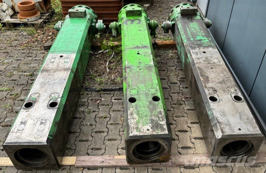 Montabert V 65 I 6000 kg I 50 - 100 t I Hydrauliske hammere