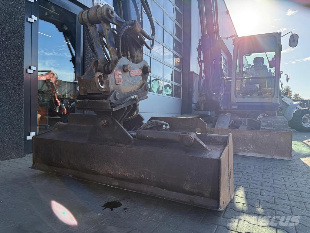 New Holland E80-1ES | A/C 중형굴삭기 7톤-28톤