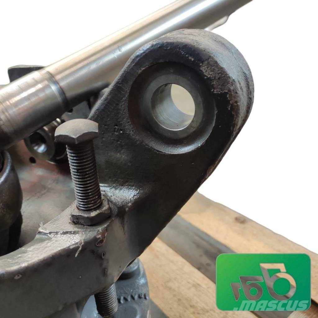 Claas Scorpion 7035 Steering knuckle, reduction gear, hub, reducer 100918 底盘和悬架