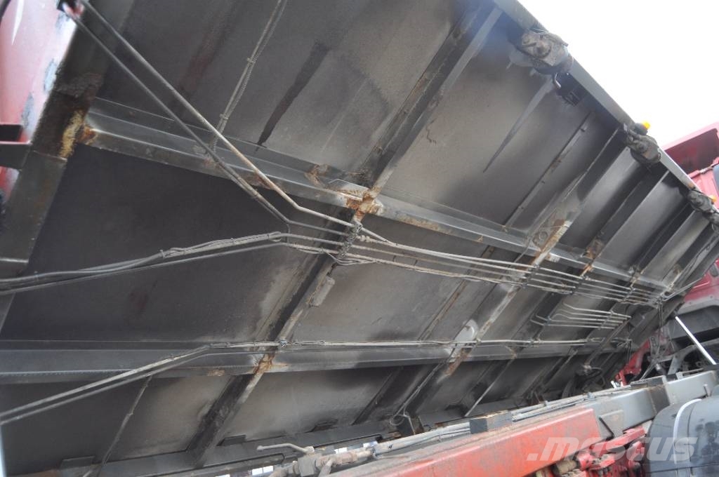Mercedes-Benz Arocs 2751 L 6X2 Camiones volquete para virutas de madera