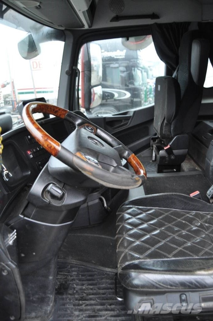 Mercedes-Benz Arocs 2751 L 6X2 Camiones volquete para virutas de madera
