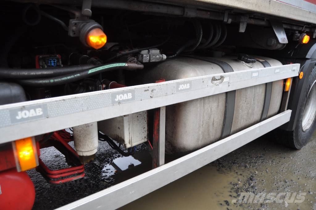 Mercedes-Benz Arocs 2751 L 6X2 Camiones volquete para virutas de madera