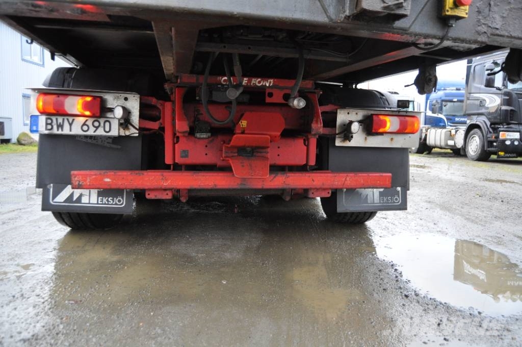 Mercedes-Benz Arocs 2751 L 6X2 Camiones volquete para virutas de madera