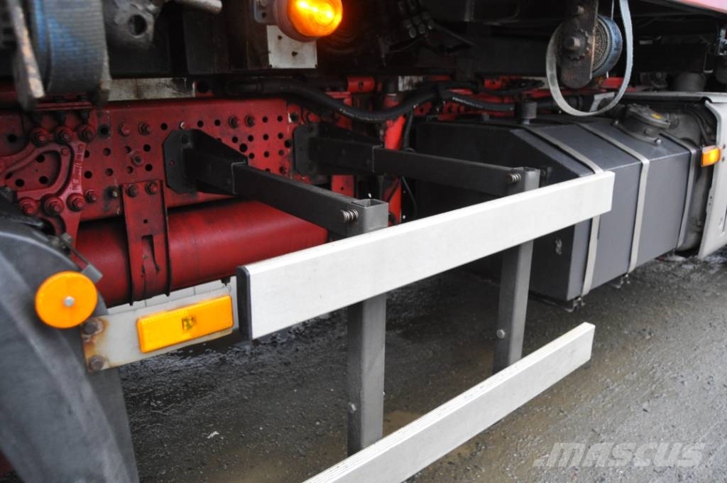 Mercedes-Benz Arocs 2751 L 6X2 Camiones volquete para virutas de madera