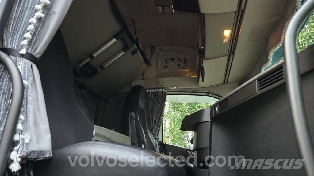 Volvo FH 厢式货车