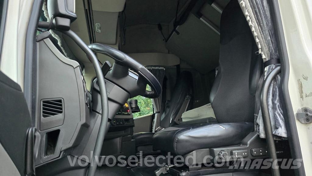 Volvo FH 厢式货车