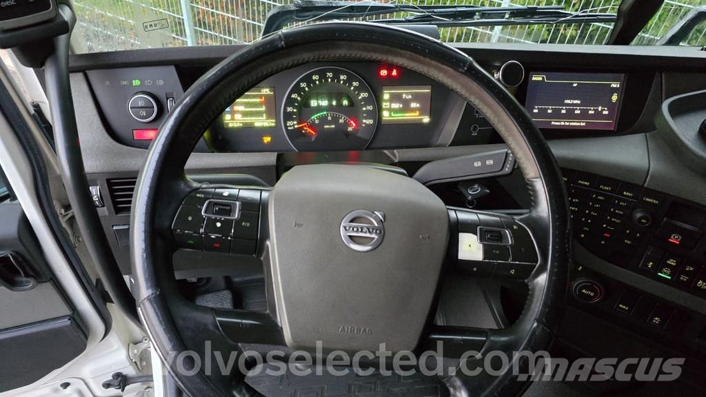 Volvo FH 厢式货车