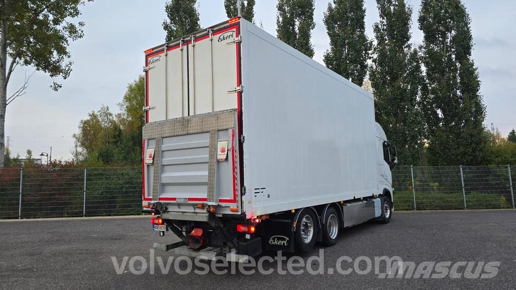 Volvo FH 厢式货车