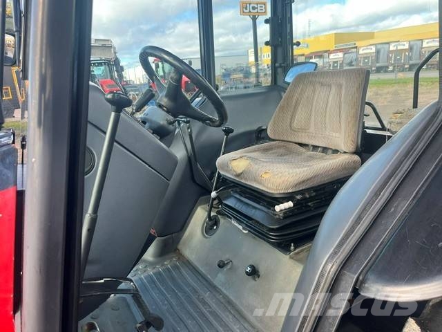 VALTRA 900 MED LASTARE Traktorer