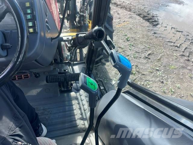 VALTRA 900 MED LASTARE Traktorer