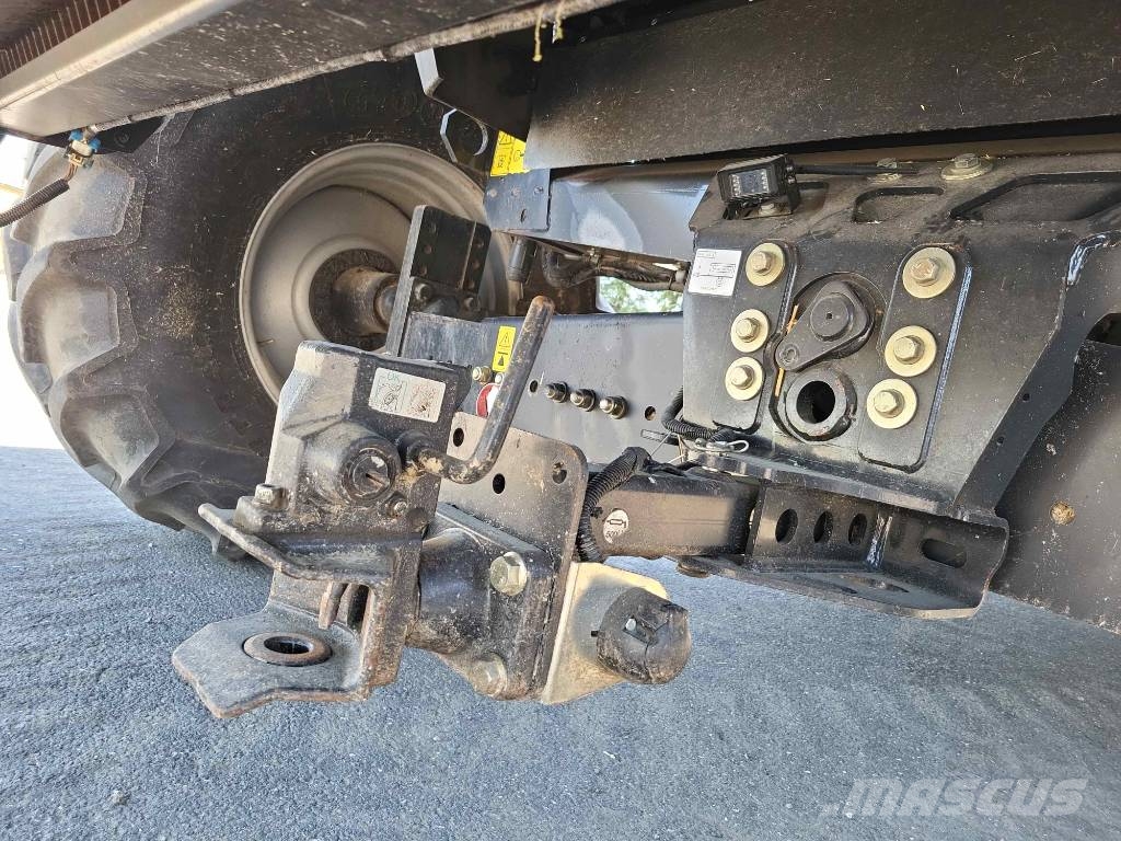 Case IH 9250 Axial Flow + MacDon FD 235 + trailer Cosechadoras combinadas