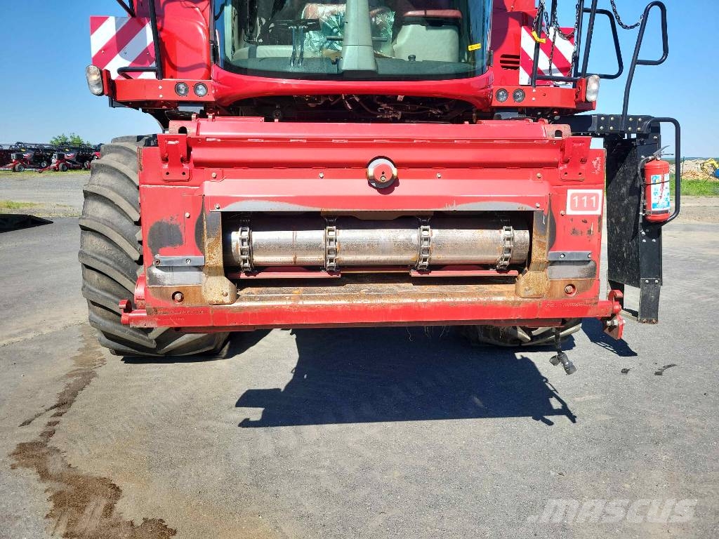 Case IH 9250 Axial Flow + MacDon FD 235 + trailer Cosechadoras combinadas