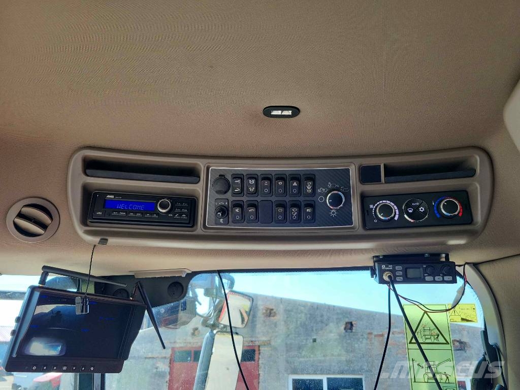 Case IH 9250 Axial Flow + MacDon FD 235 + trailer Cosechadoras combinadas