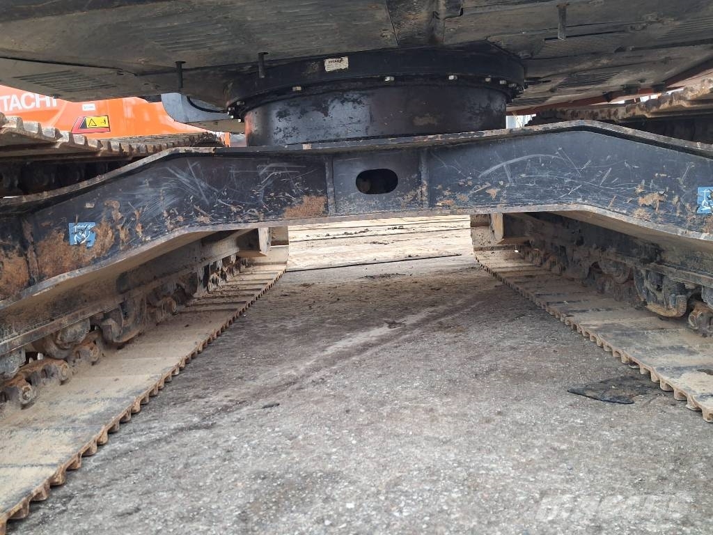 Hitachi ZX 135 US-6 Engcon Kāpurķēžu ekskavatori