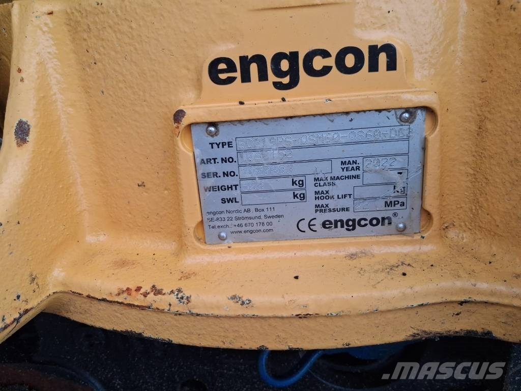 Hitachi ZX 135 US-6 Engcon Kāpurķēžu ekskavatori