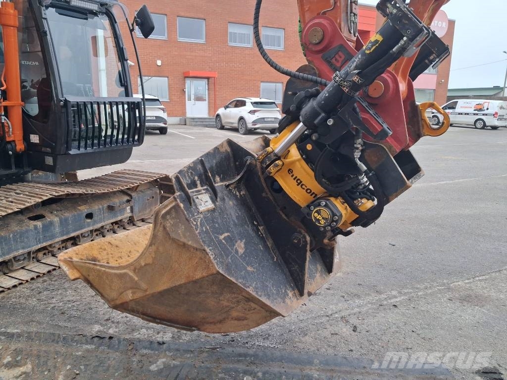 Hitachi ZX 135 US-6 Engcon Kāpurķēžu ekskavatori