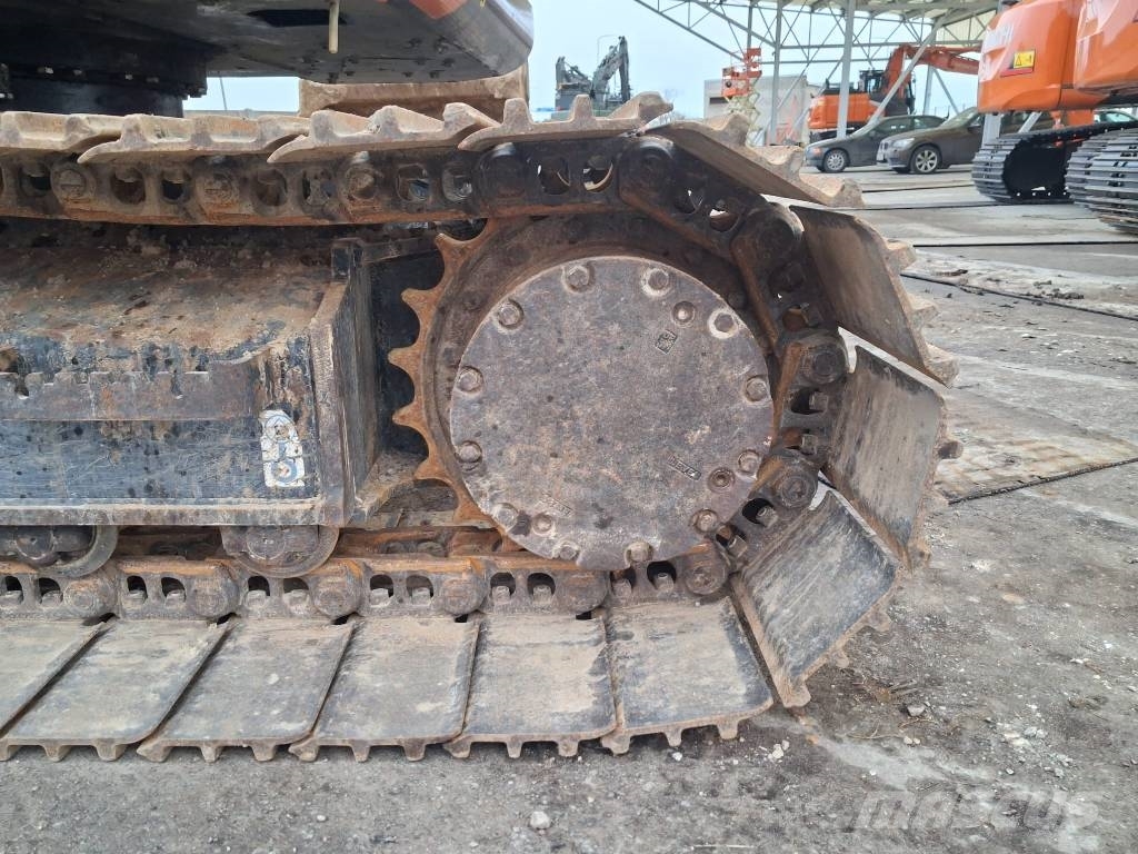 Hitachi ZX 135 US-6 Engcon Kāpurķēžu ekskavatori