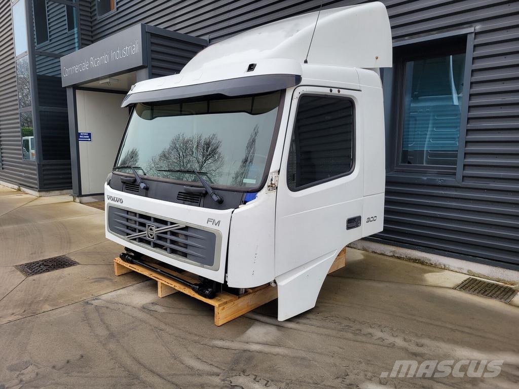 Volvo FM - DAY CAB - L1 H1 驾驶室与内部