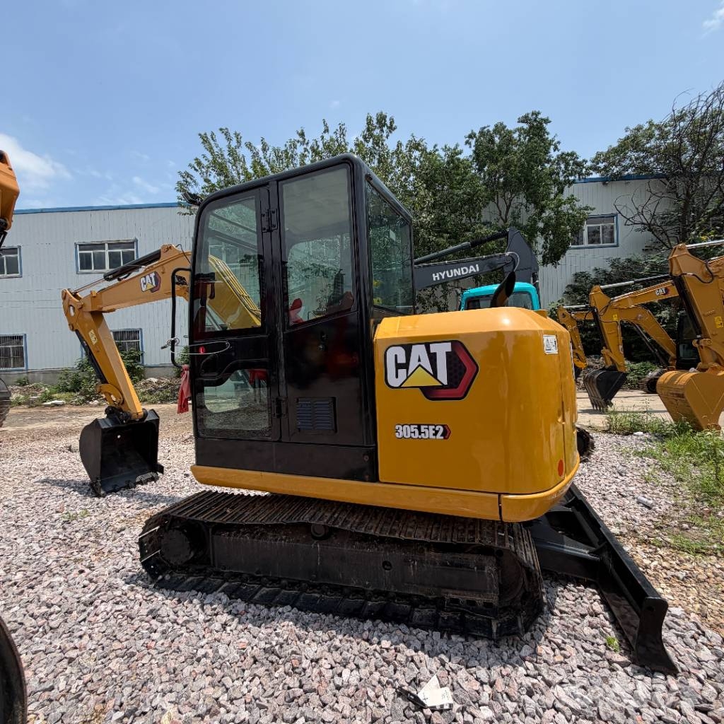 CAT 305.5E2 小型挖掘机