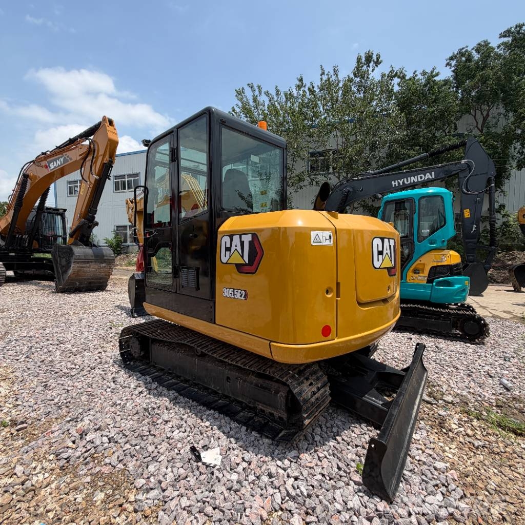CAT 305.5E2 小型挖掘机