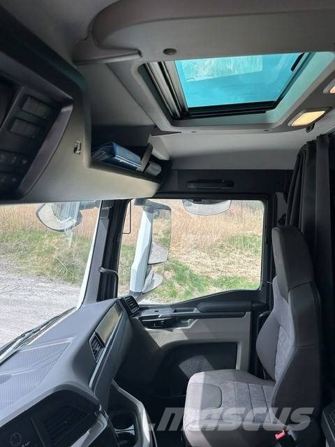 MAN TGX 26.520 6x2-4 BL CH Abrollkipper