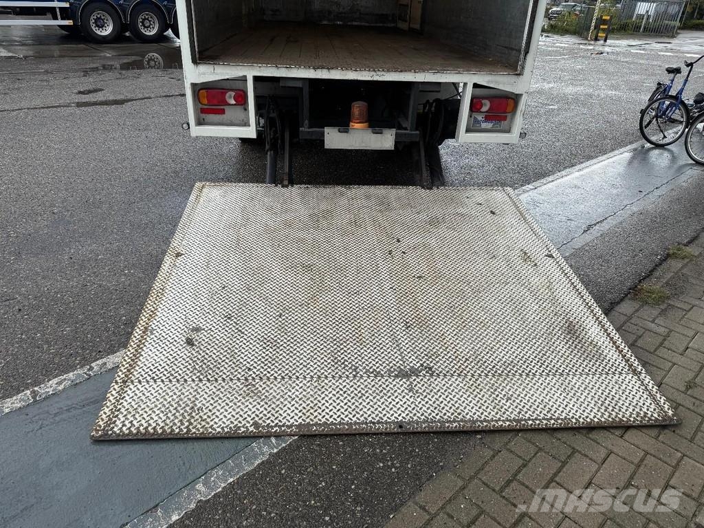 Volvo FL 240 4X2 + DHOLLANDIA DHLSU11 LIFT 2000KG Camiones con caja de remolque