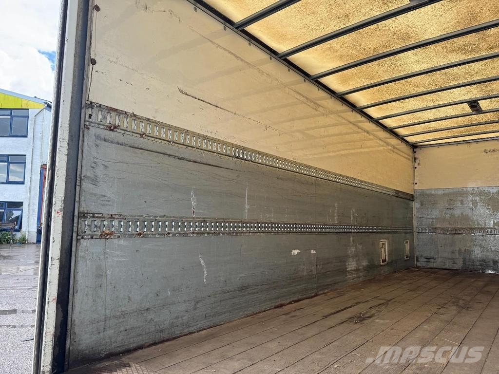 Volvo FL 240 4X2 + DHOLLANDIA DHLSU11 LIFT 2000KG Camiones con caja de remolque