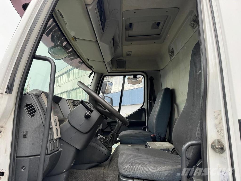 Volvo FL 240 4X2 + DHOLLANDIA DHLSU11 LIFT 2000KG Camiones con caja de remolque