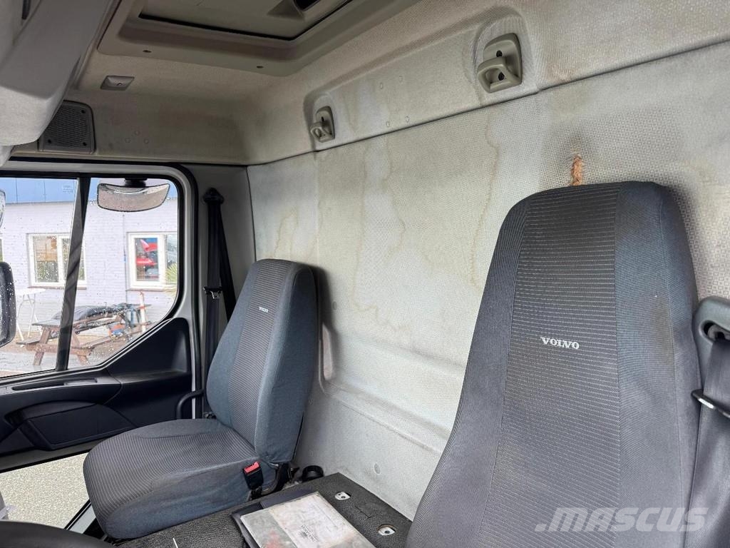Volvo FL 240 4X2 + DHOLLANDIA DHLSU11 LIFT 2000KG Camiones con caja de remolque