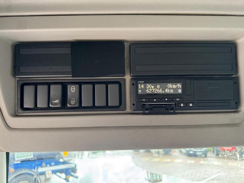 Volvo FL 240 4X2 + DHOLLANDIA DHLSU11 LIFT 2000KG Camiones con caja de remolque