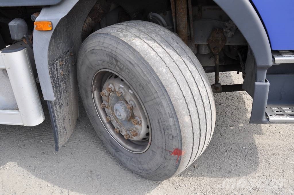 Volvo FH12 380 4X2 Furgons
