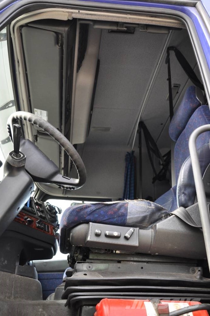 Volvo FH12 380 4X2 Furgons
