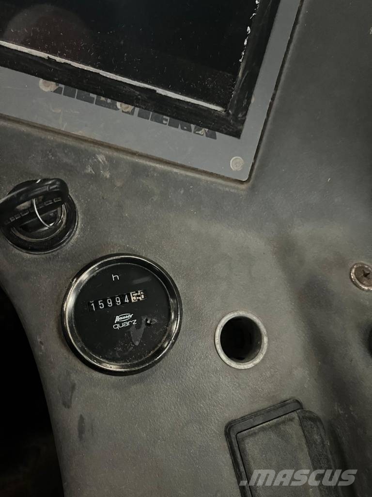Liebherr L 554 Iekrāvēji uz riteņiem