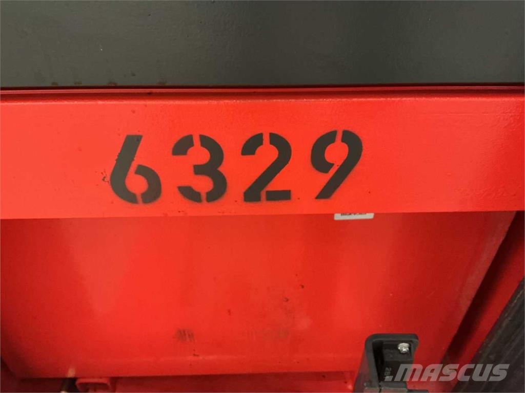 Linde D10 Recogepedidos de gran altura