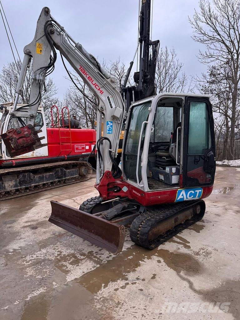 Takeuchi TB240 Mini excavators < 7t (Mini diggers)