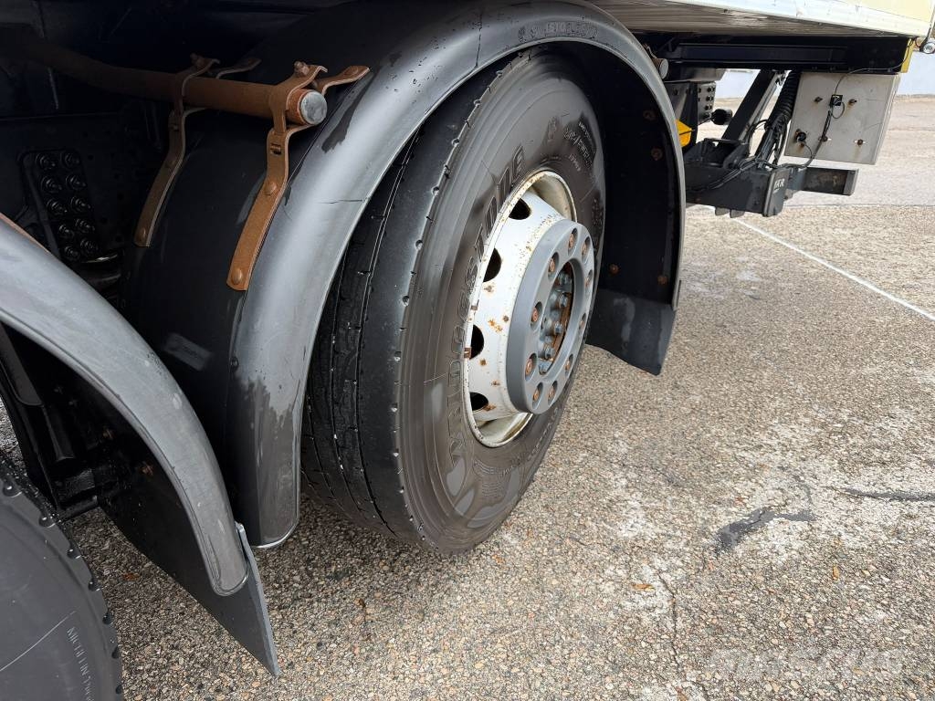 Iveco Stralis 260 S40 Autotransporteri