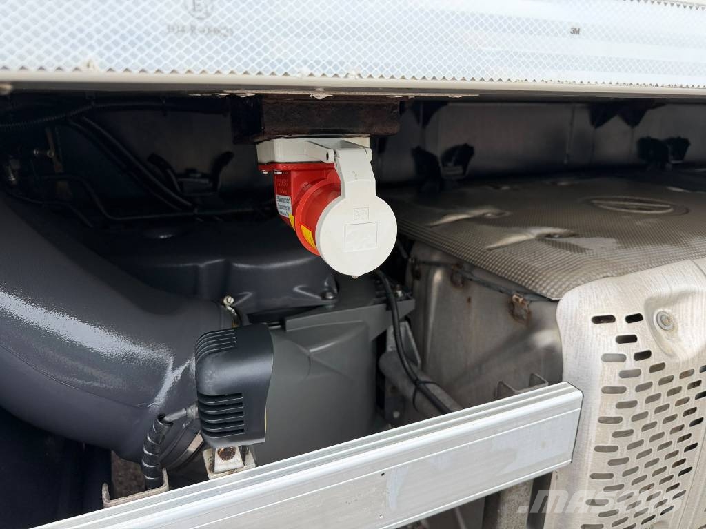 Iveco Stralis 260 S40 Autotransporteri