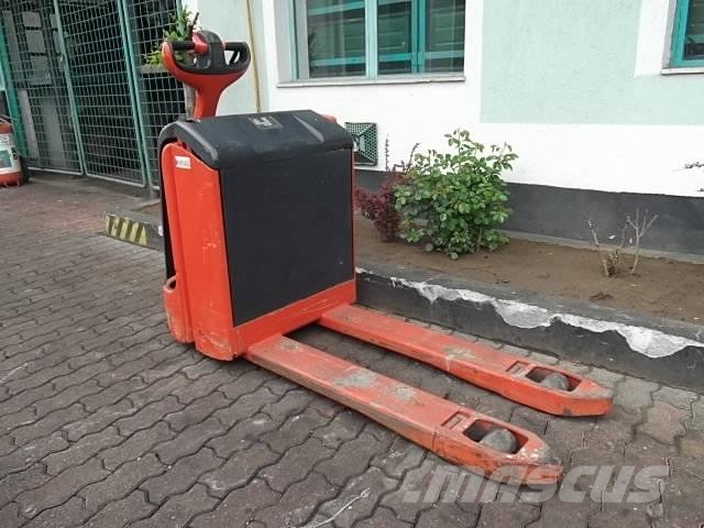 Linde T 18 V-3566 OB شاحنات مناولة ذاتية الدفع