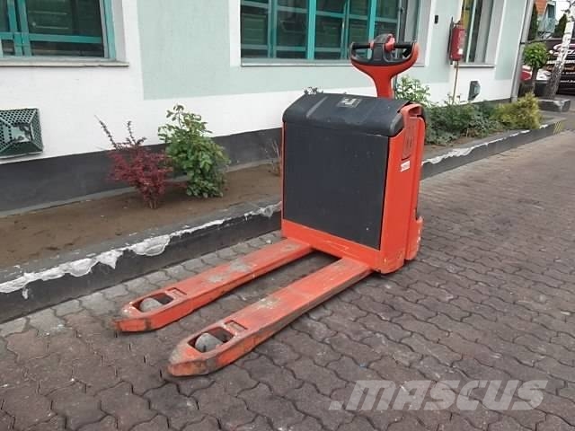 Linde T 18 V-3566 OB شاحنات مناولة ذاتية الدفع
