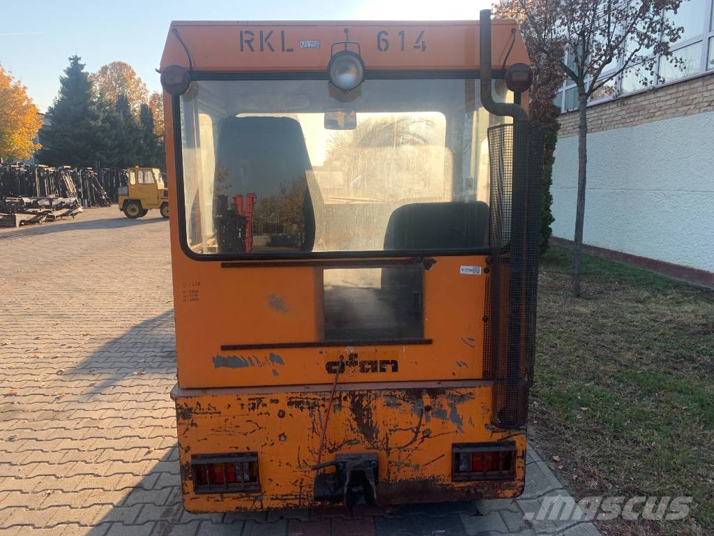 Rofan ZH44 V-1758 EO Lentokenttien kalusto