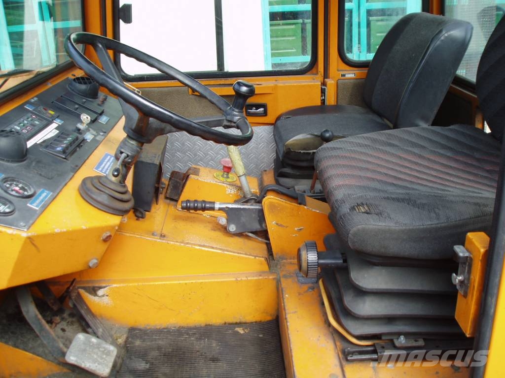 Rofan ZH44 V-1758 EO Lentokenttien kalusto