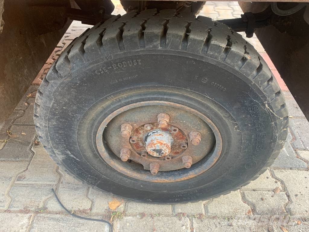 Rofan ZH44 V-1758 EO Lentokenttien kalusto