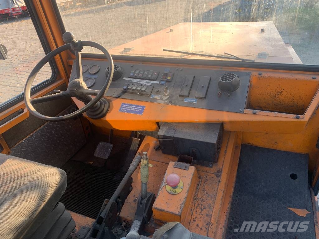 Rofan ZH44 V-1758 EO Lentokenttien kalusto