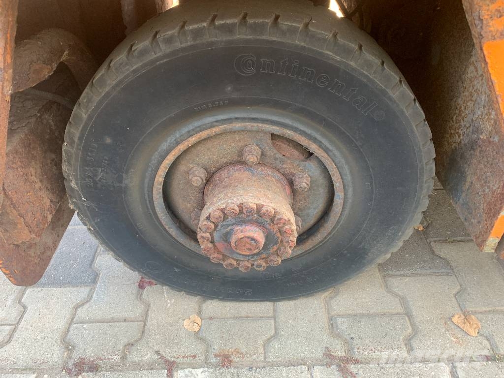 Rofan ZH44 V-1758 EO Lentokenttien kalusto