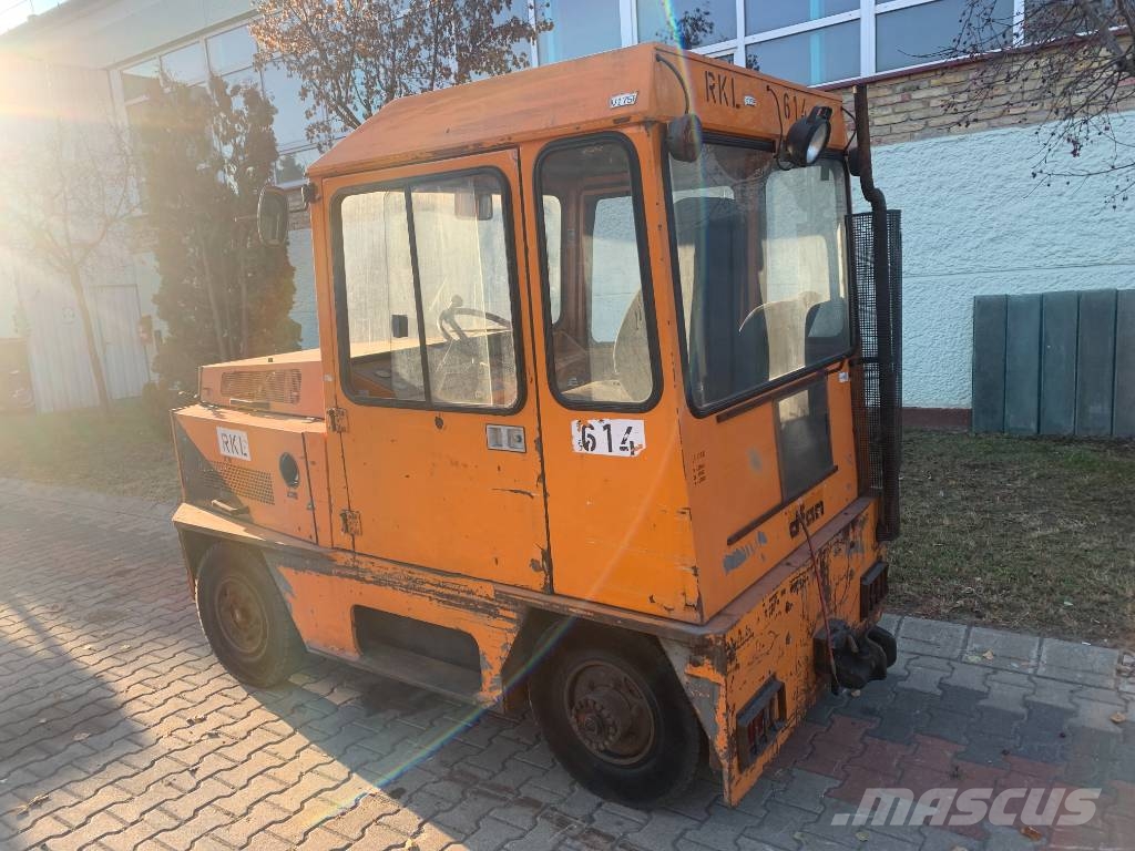 Rofan ZH44 V-1758 EO Lentokenttien kalusto
