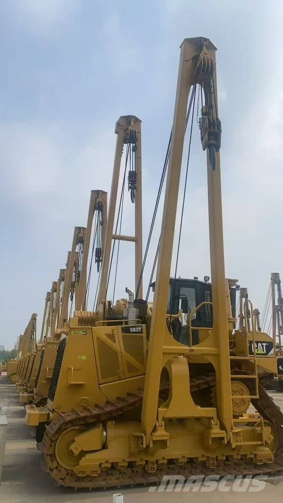 CAT 583 T Buldožerji za polaganje cevi
