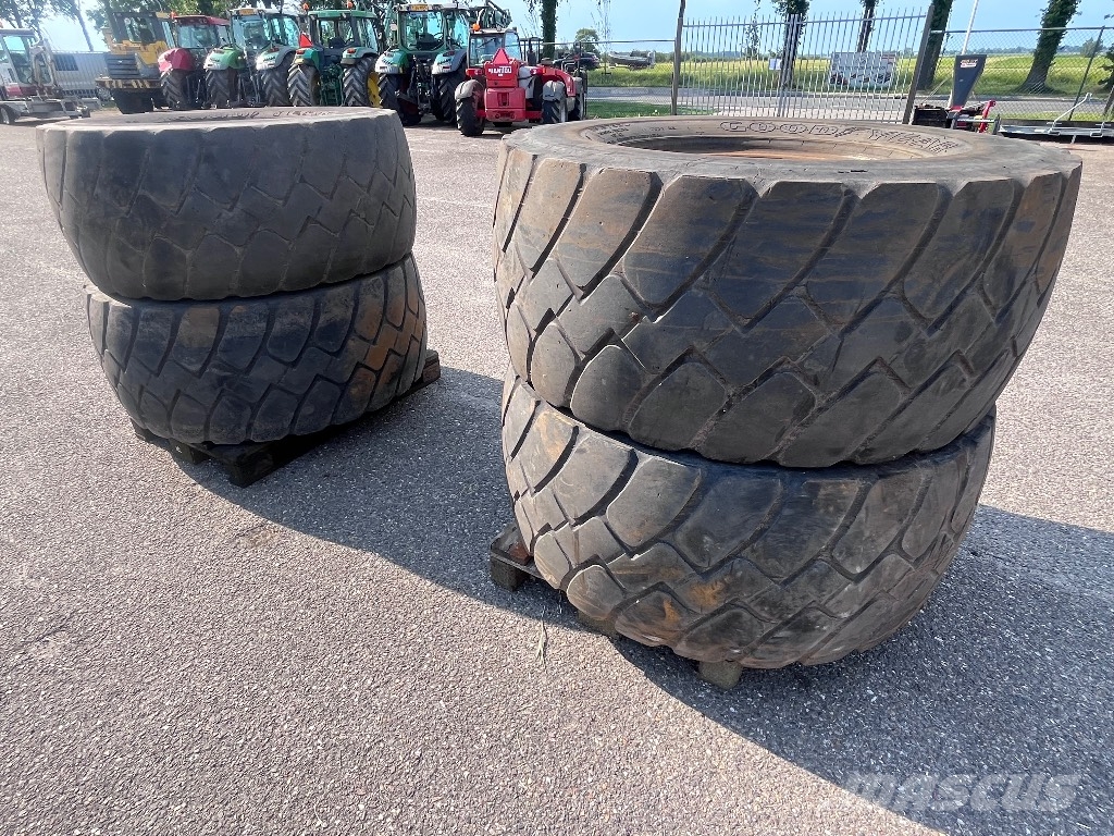 Goodyear Unisteel Pneus, Rodas e Jantes